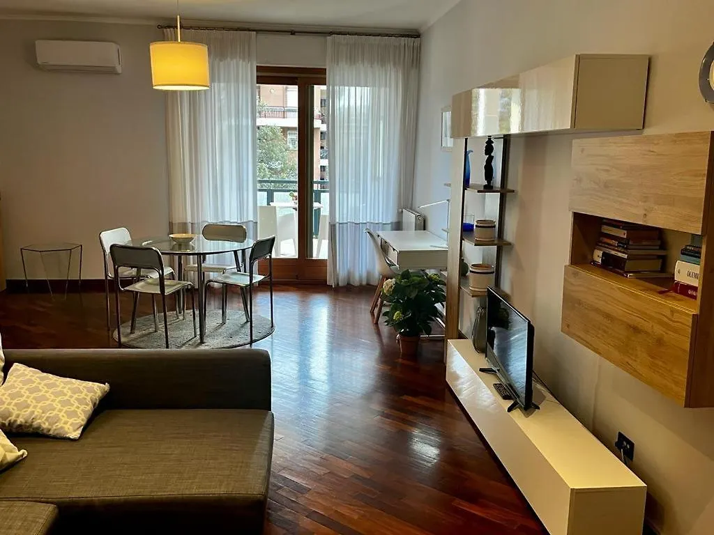Life Home - New Apartment Eur Torrino Rome